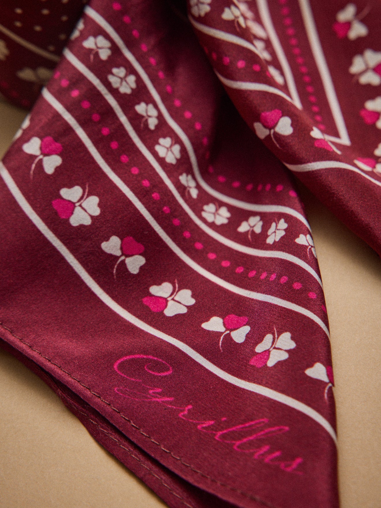 Bandana féminin luxueux