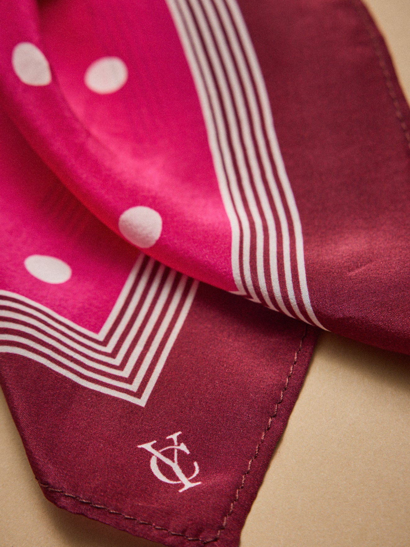 écharpe foulard à pois