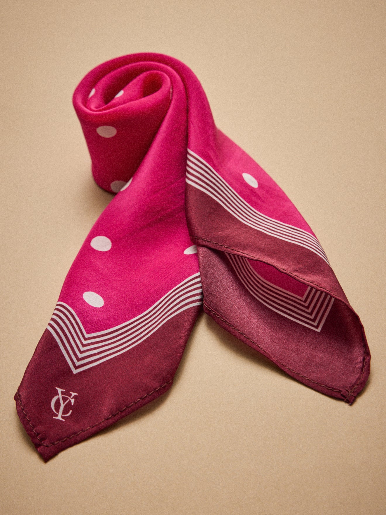 carré bandana pois
