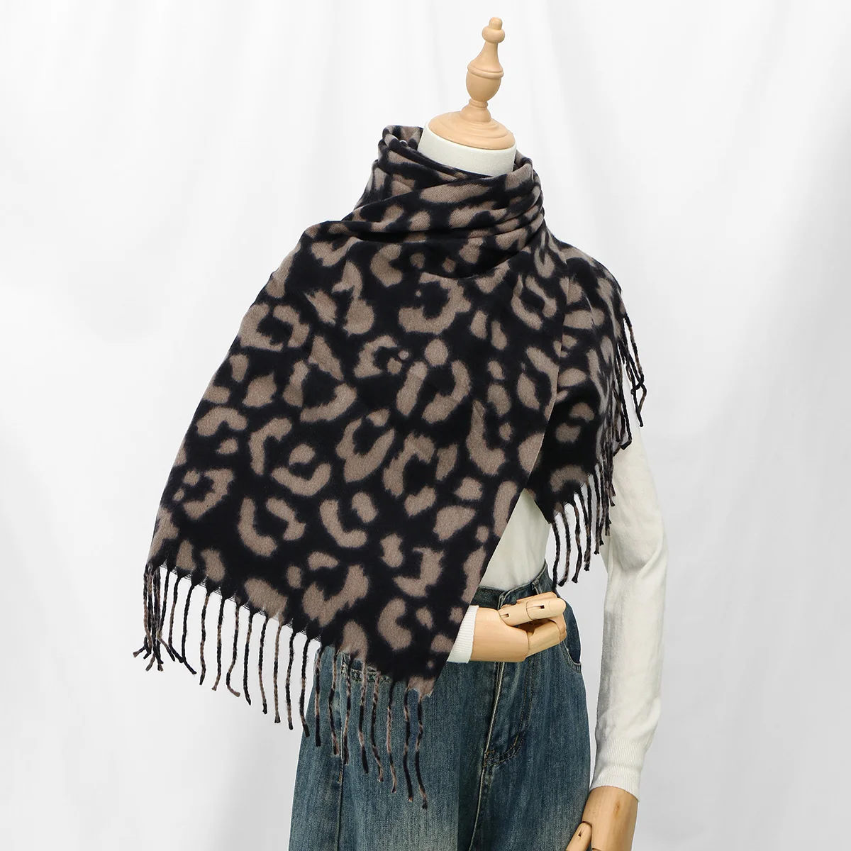 Foulard léger motif léopard