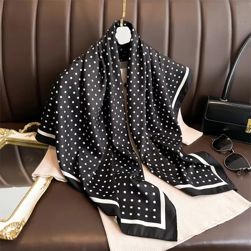 Echarpe foulard noire élégante