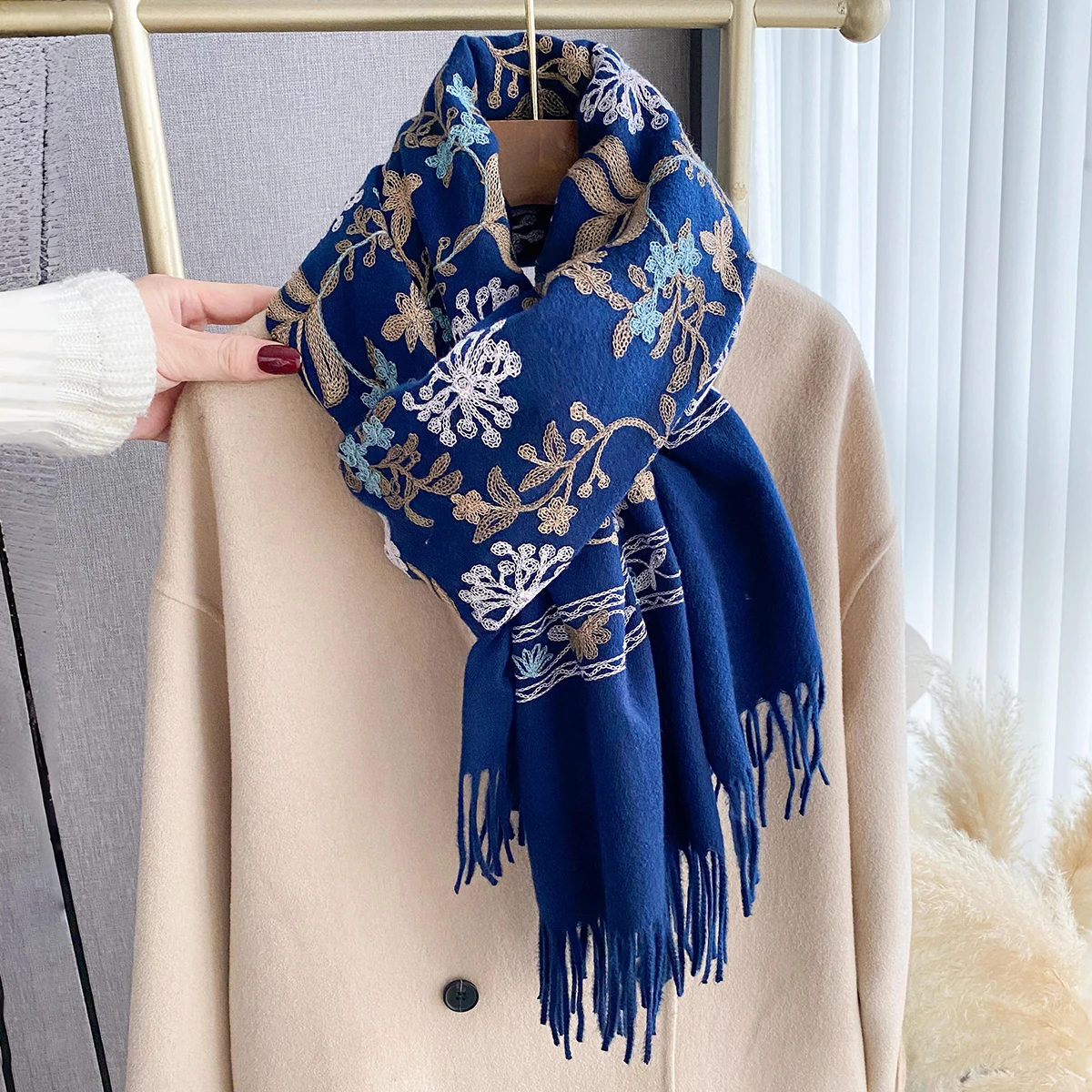 écharpe polyester élégante