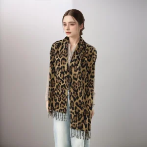 Foulard motif léopard
