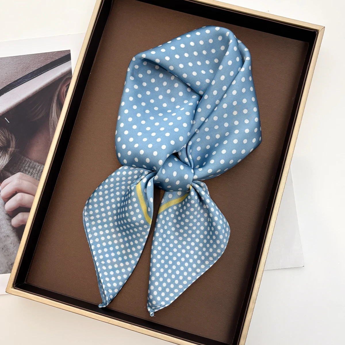 Écharpe à pois chic