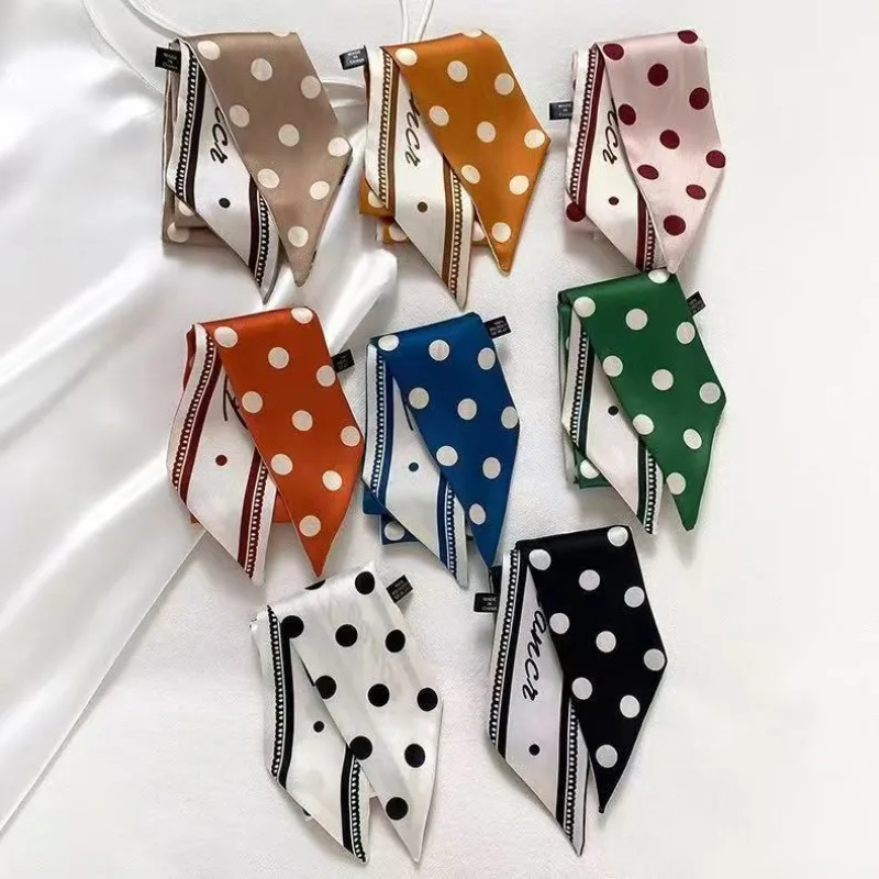 Echarpe à pois polyvalente