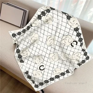 Écharpe foulard à carreaux élégant